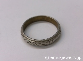 模様が刻まれたリングのサイズ直し