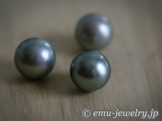 見た瞬間、心を奪われてしまった黒蝶真珠。