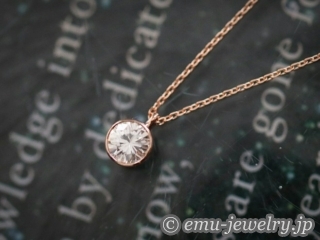 シンプルなデザインをご希望されていたお客さまが選ばれたペンダント。