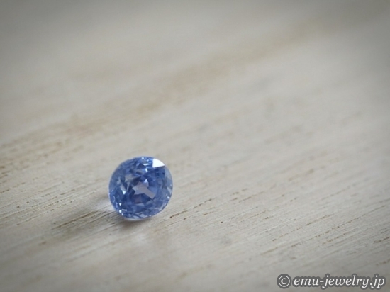 心を平穏に保つ為 身に着けていたい美しい青い宝石 Ogablo 1969