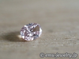 所有する喜びを満たしてくれるピンクの宝石。