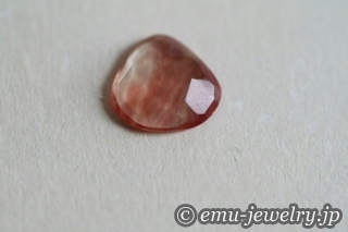 美しい赤のグラデーションは地球からの贈り物。