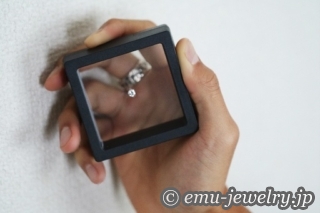 サプライズプロポーズの時にどうやってダイヤモンドのルース(裸石)を渡すんですか?