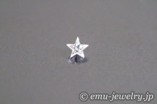 星の如く輝くスターシェイプダイヤモンド。