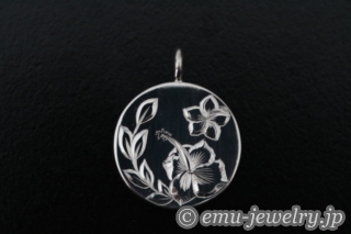 行き場を失ったリングをペンダントに再生する。