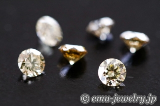 カラーレスだけがダイヤモンドではありません。