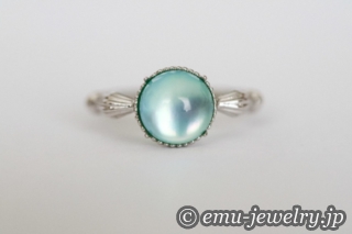 指先を涼しげに演出してみませんか。