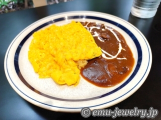 花小金井「eggg Park(エグゥパーク)」和牛すじ煮込みのデミグラスオムライス