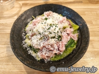 吉祥寺「スパ吉」生ハム、モッツァレラチーズ、インゲン、じゃが芋のジェノベーゼ